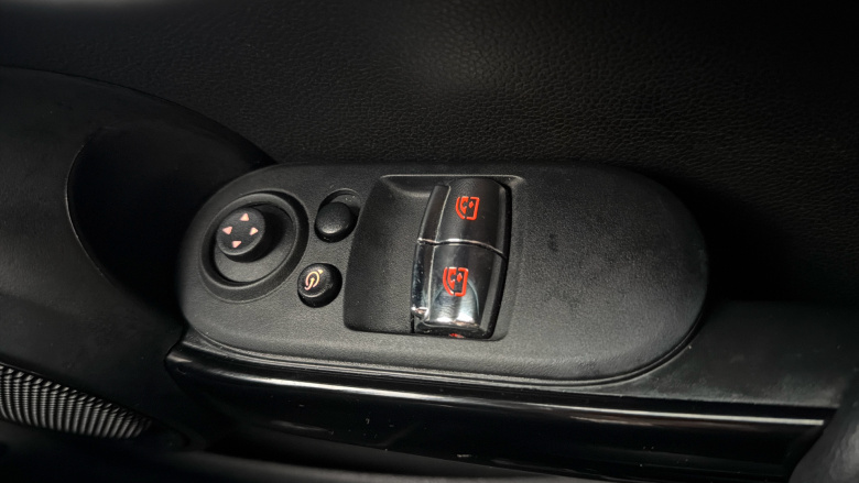 MINI Hatchback 1.5 Cooper Exclusive Premium 3dr Auto Petrol Hatchback